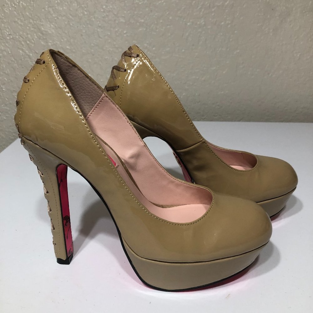 NWOB Betsey Johnson Dita Corset Back Platform Heels
